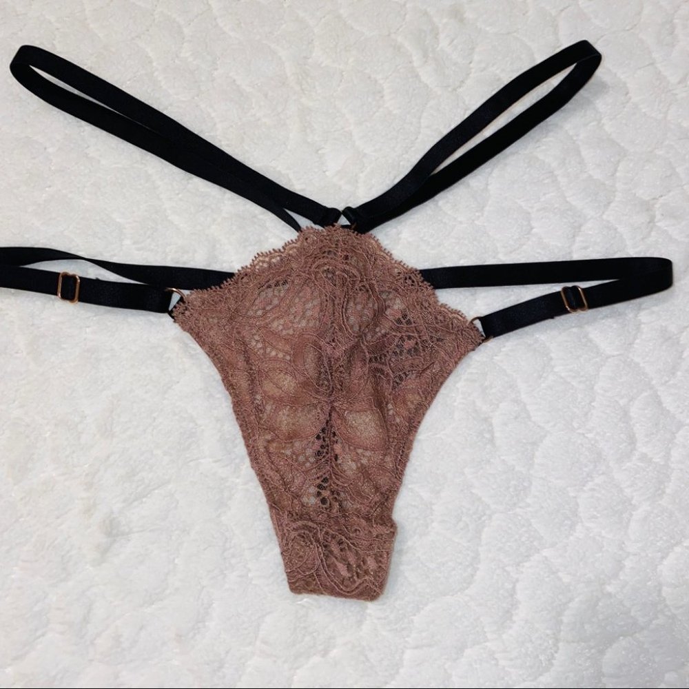Rare Victoria Secret Small Thong V-String Lace Strappy Panty
